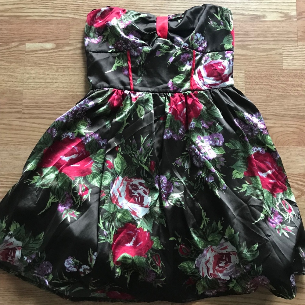 Charlotte Russe floral patterned dress. Size 11